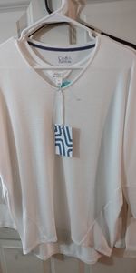 White 3/4 sleeve shirt size medium